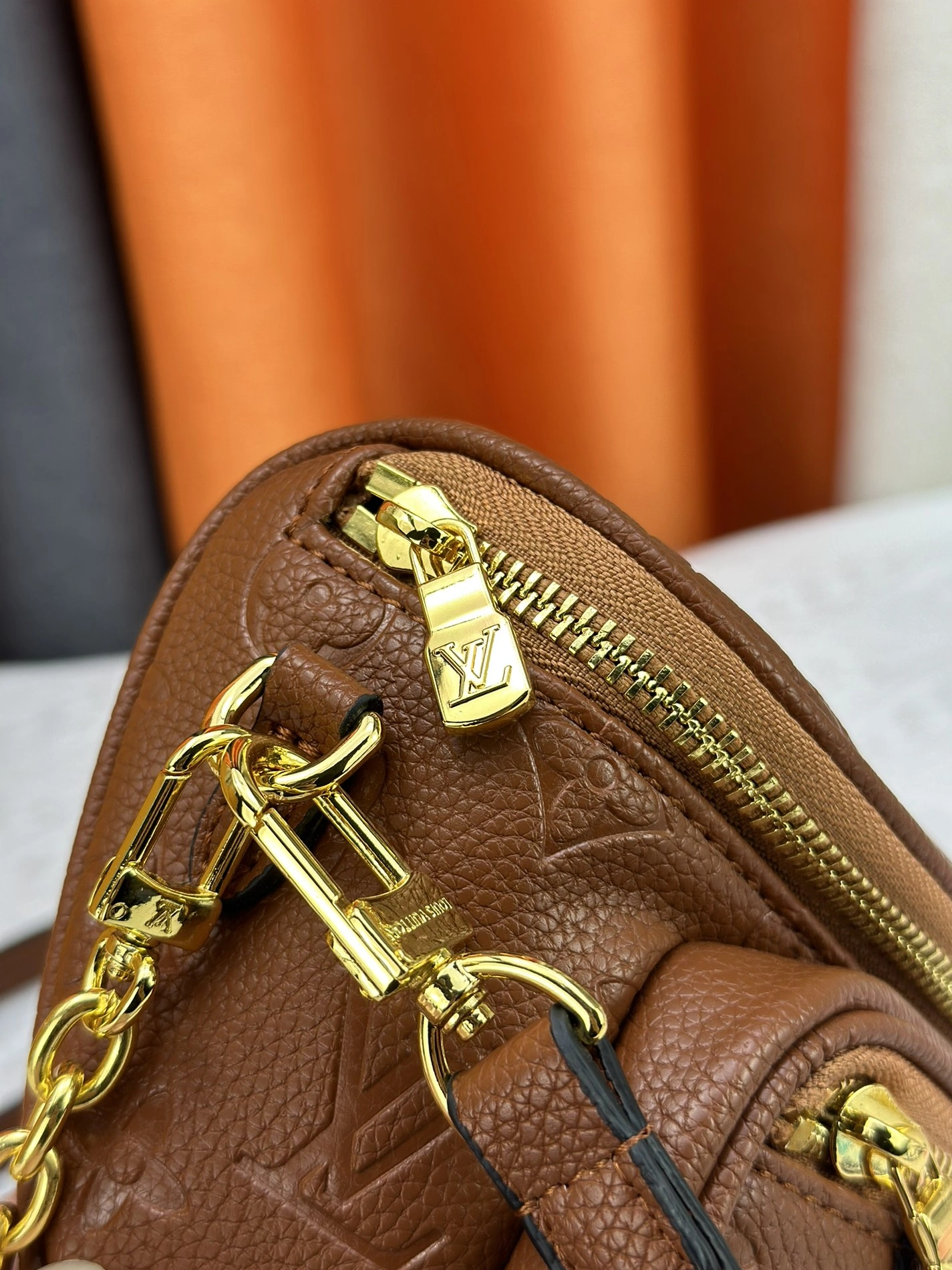 Louis Vuitton AAA Quality Messenger Bags For Women ModernLook 7015