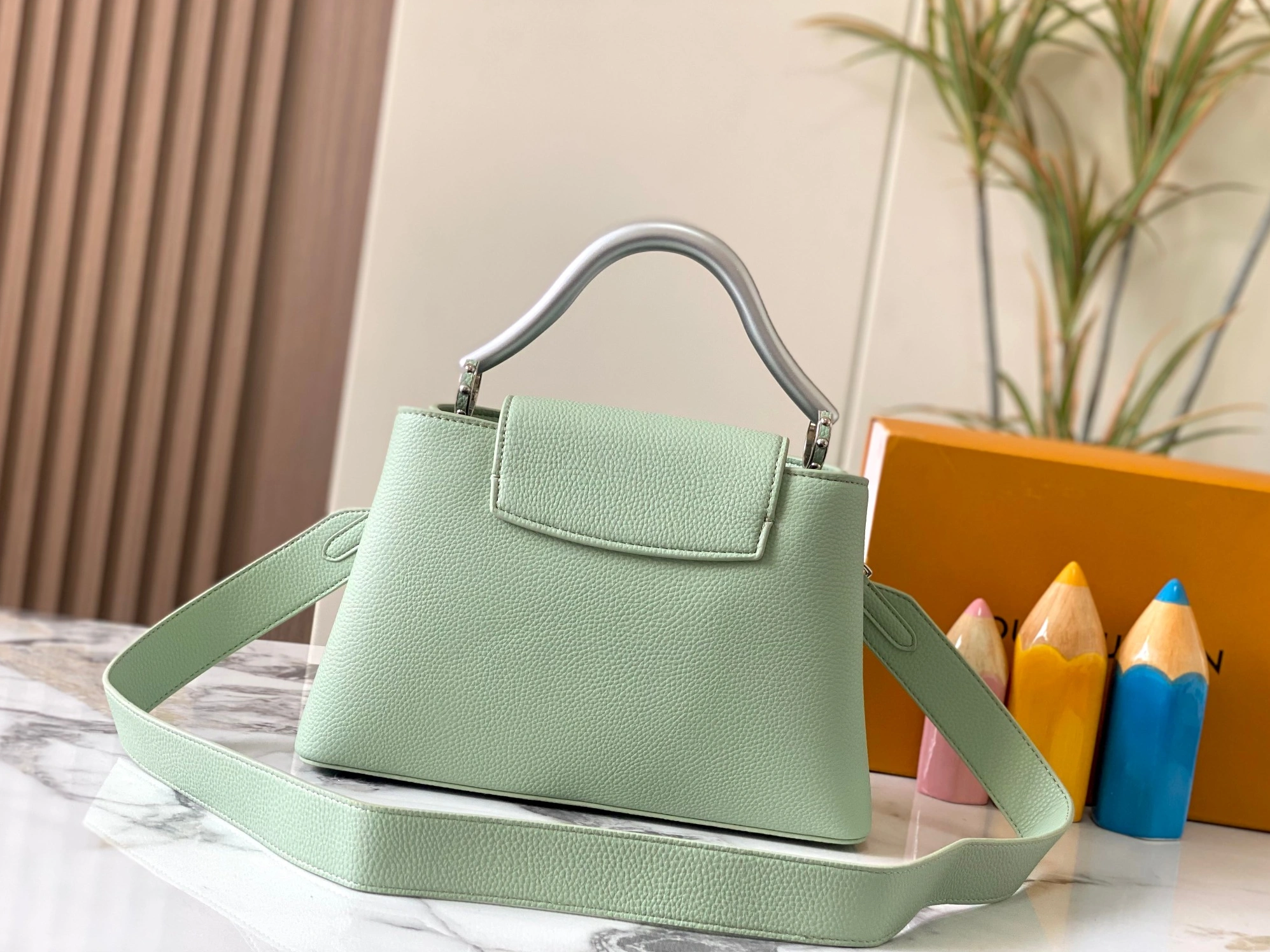 Louis Vuitton AAA Quality Messenger Bags For Women ModernLook 7541