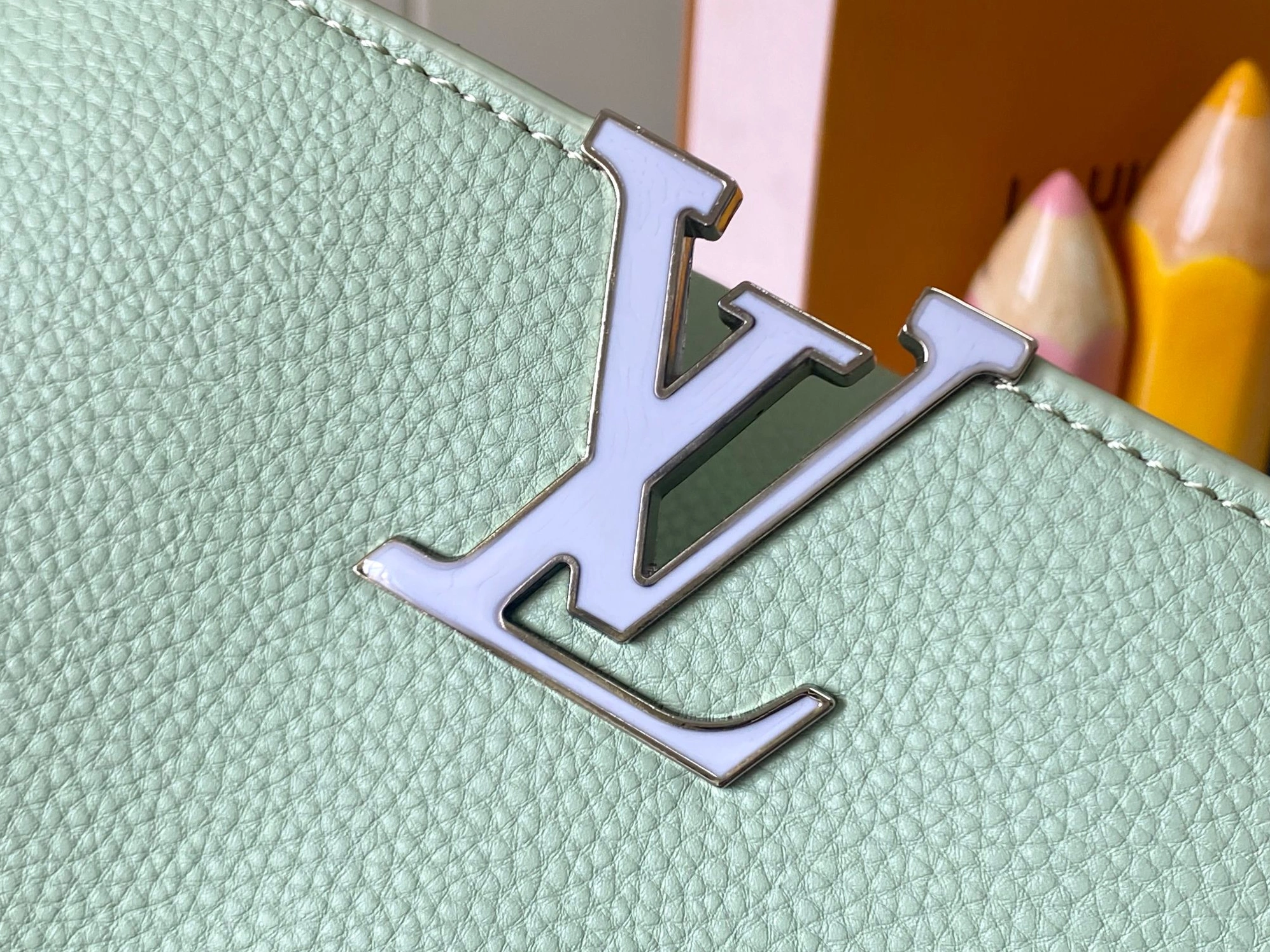 Louis Vuitton AAA Quality Messenger Bags For Women ModernLook 7541