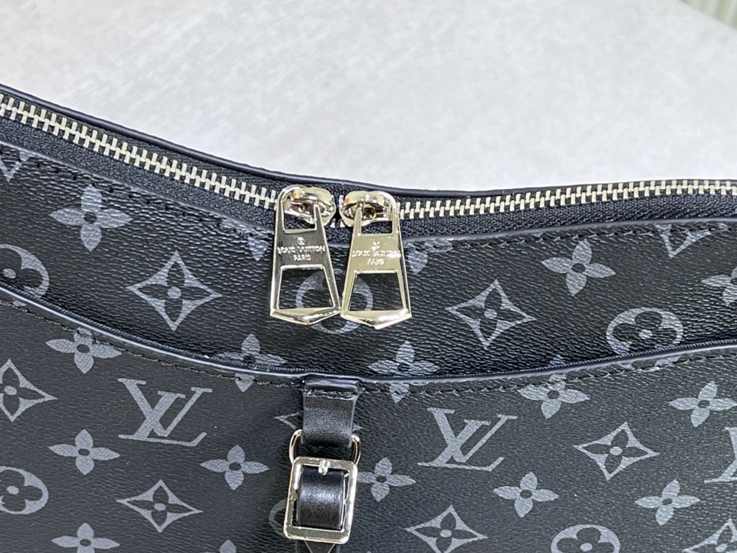 Louis Vuitton AAA Quality Messenger Bags For Women NewStyle 1187