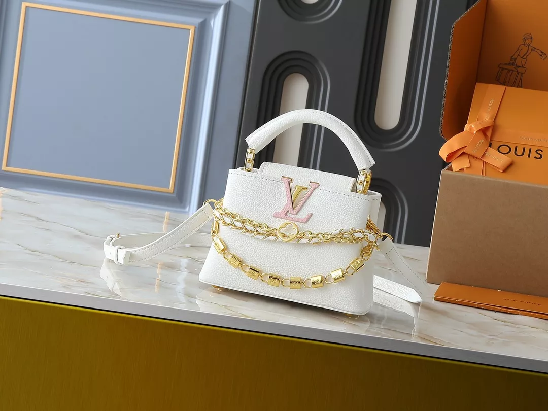 Louis Vuitton AAA Quality Messenger Bags For Women NewStyle 5136