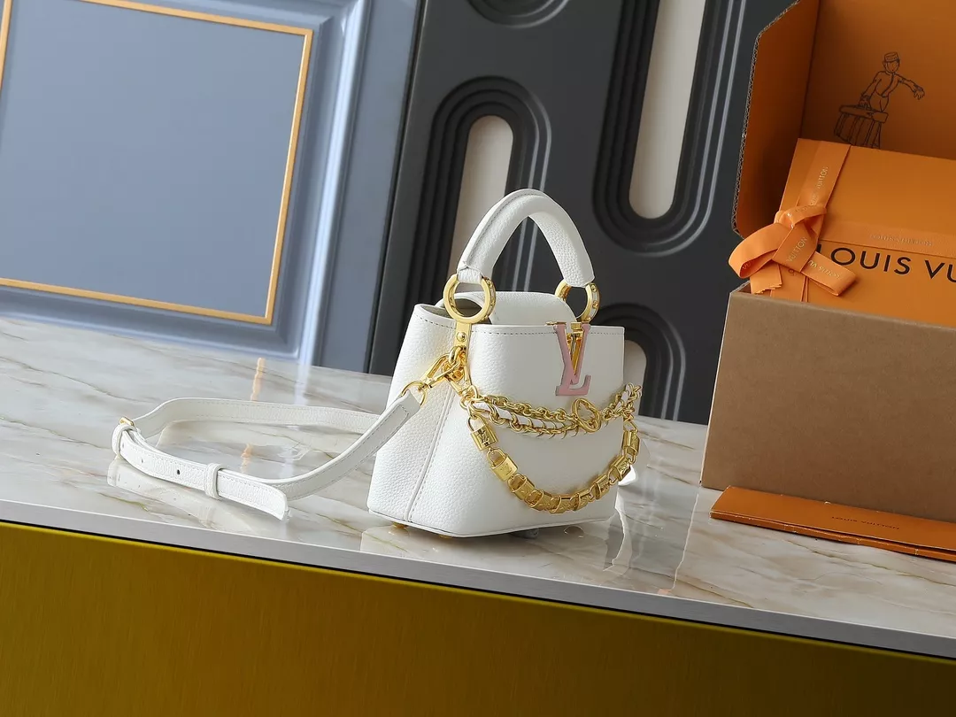 Louis Vuitton AAA Quality Messenger Bags For Women NewStyle 5136