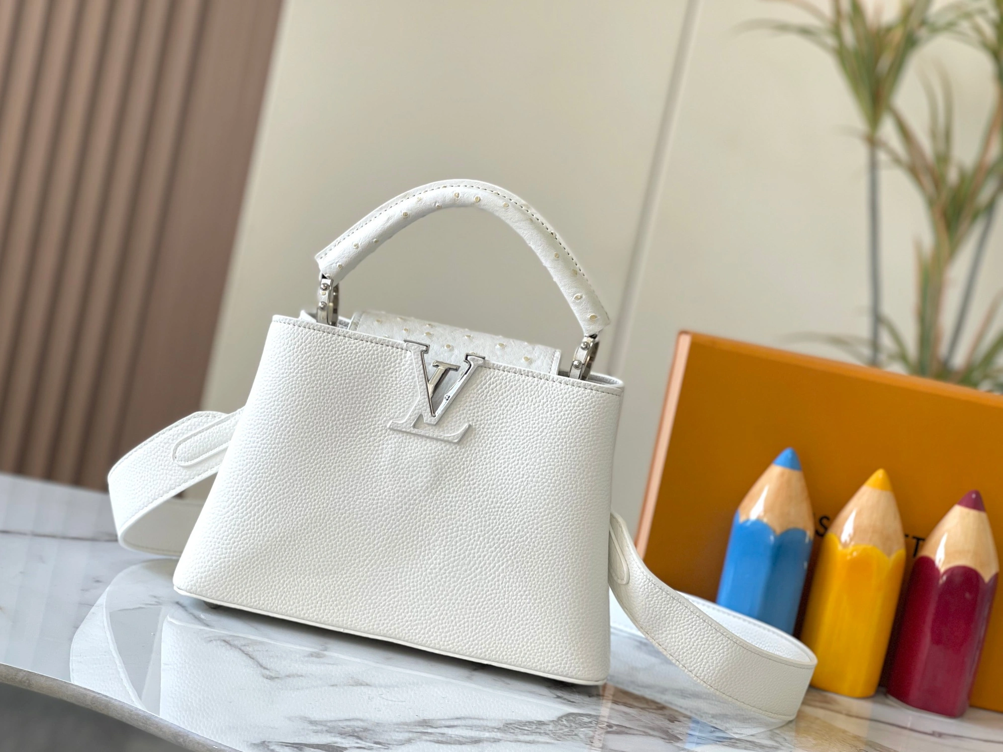 Louis Vuitton AAA Quality Messenger Bags For Women Popular 7469