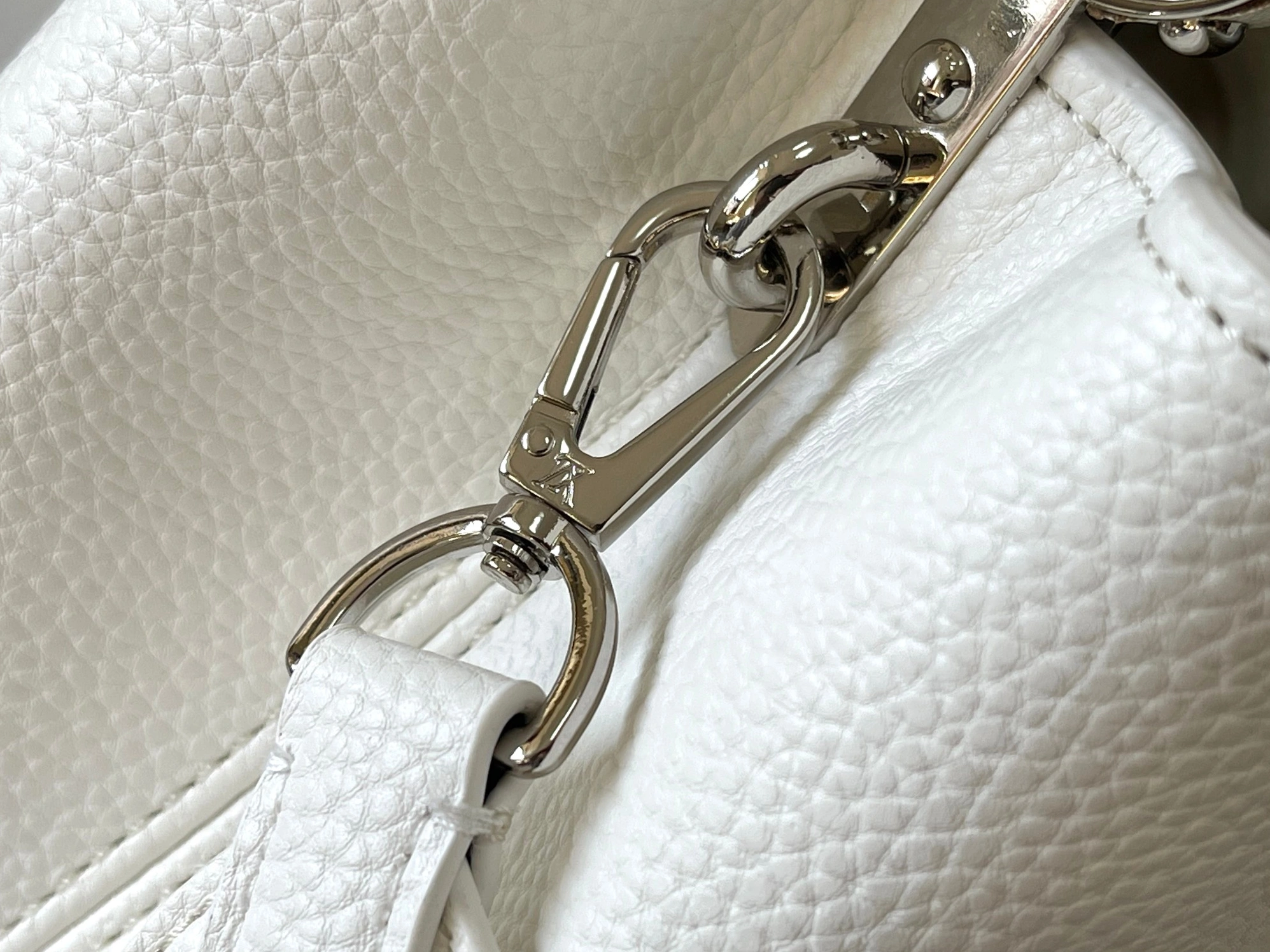 Louis Vuitton AAA Quality Messenger Bags For Women Popular 7469