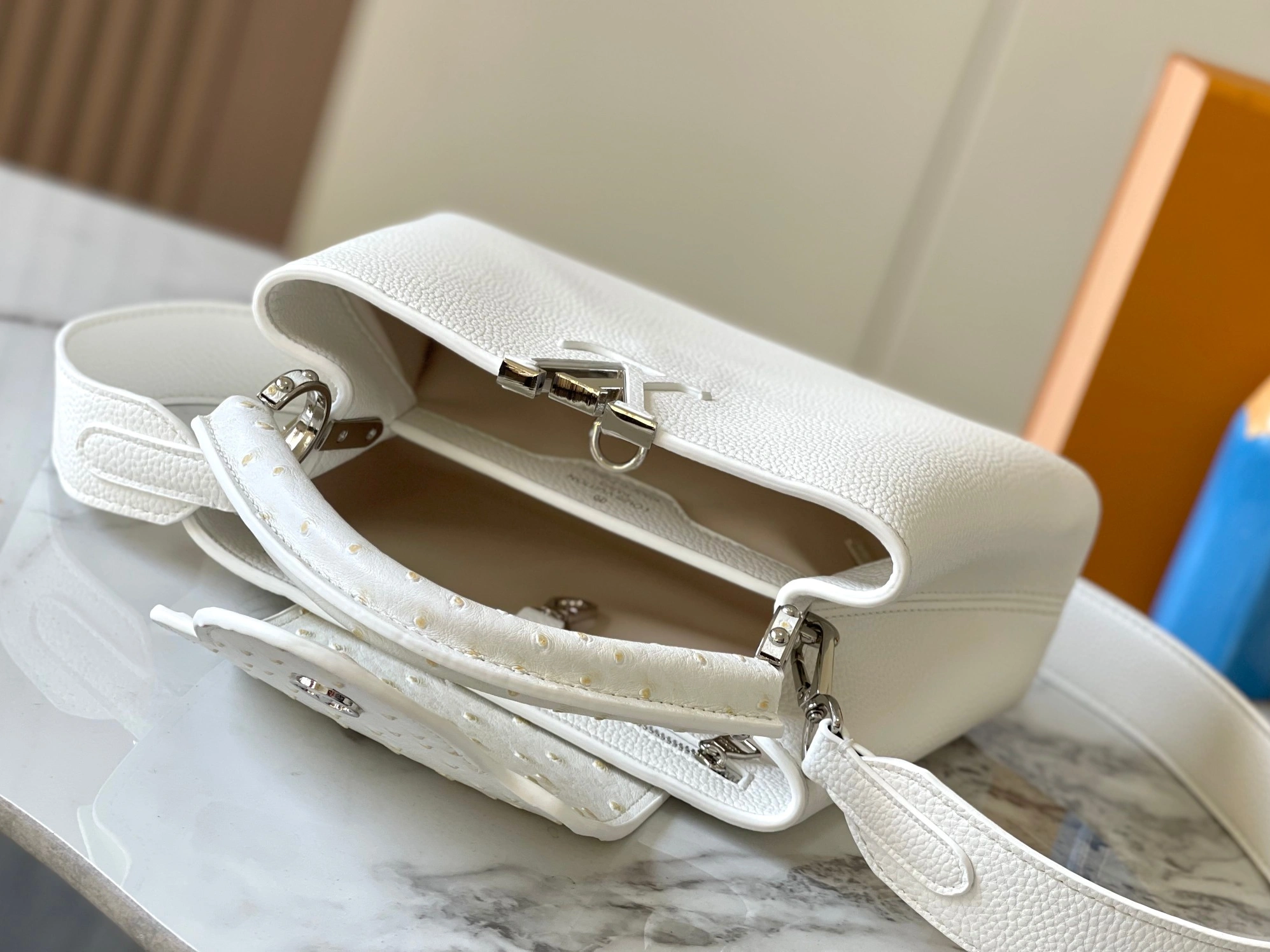 Louis Vuitton AAA Quality Messenger Bags For Women Popular 7469