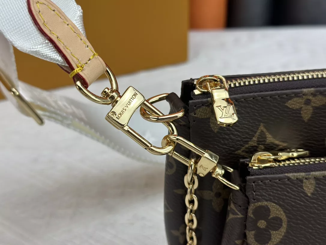 Louis Vuitton AAA Quality Messenger Bags For Women Popular 9376