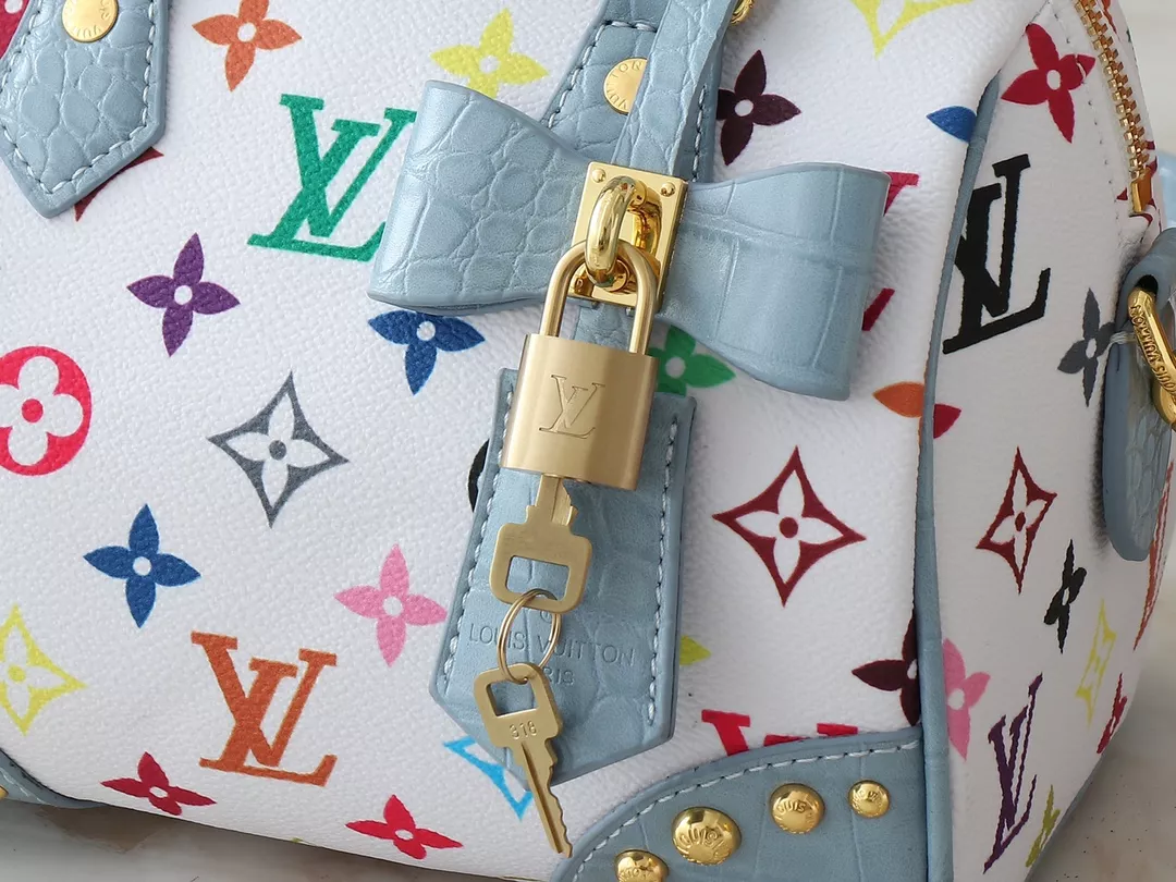 Louis Vuitton AAA Quality Messenger Bags For Women Practical 4605