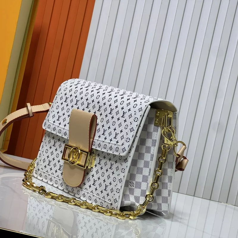 Louis Vuitton AAA Quality Messenger Bags For Women Refined 729