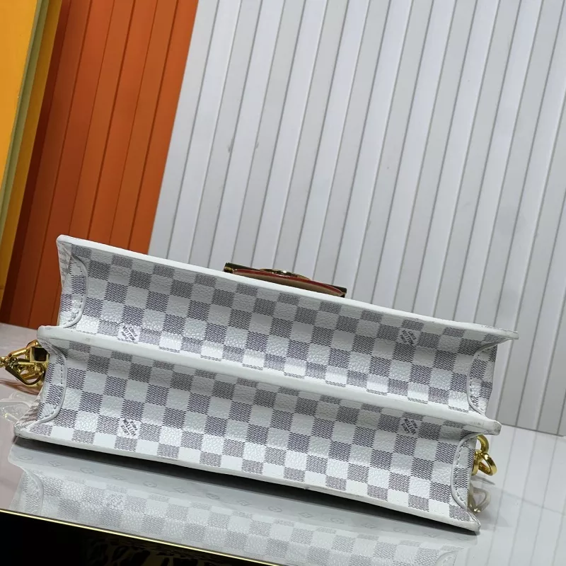 Louis Vuitton AAA Quality Messenger Bags For Women Refined 729