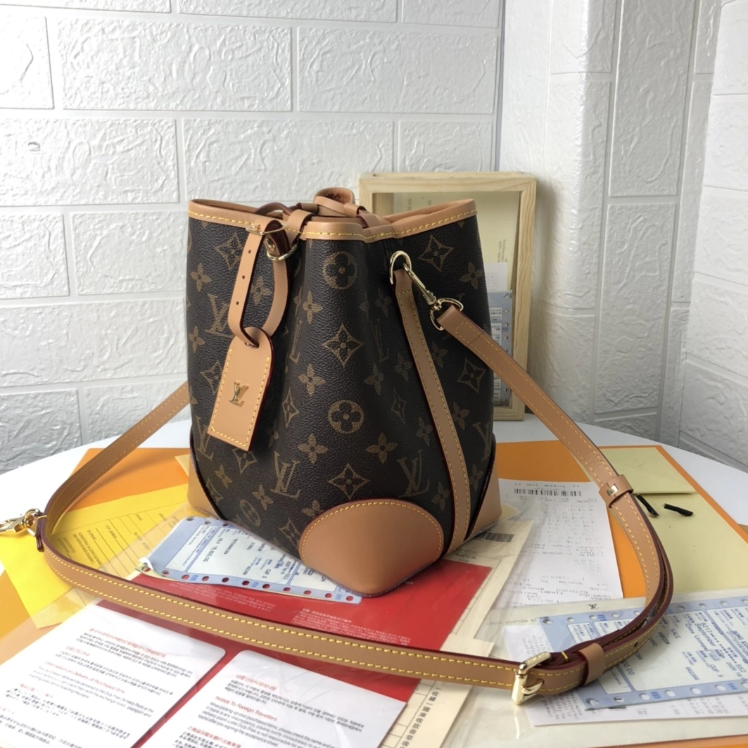 Louis Vuitton AAA Quality Messenger Bags For Women Reliable 2478