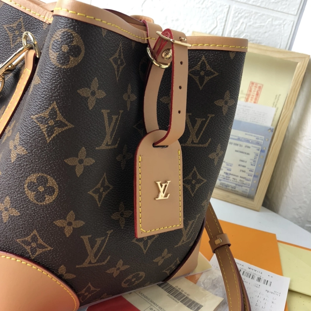 Louis Vuitton AAA Quality Messenger Bags For Women Reliable 2478