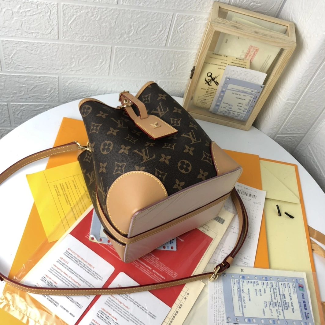 Louis Vuitton AAA Quality Messenger Bags For Women Reliable 2478