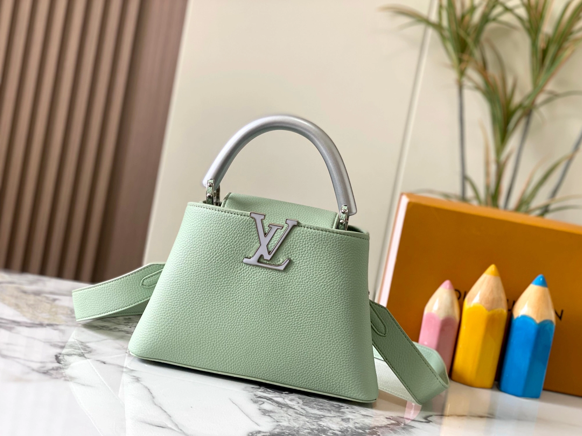 Louis Vuitton AAA Quality Messenger Bags For Women Reliable 7732