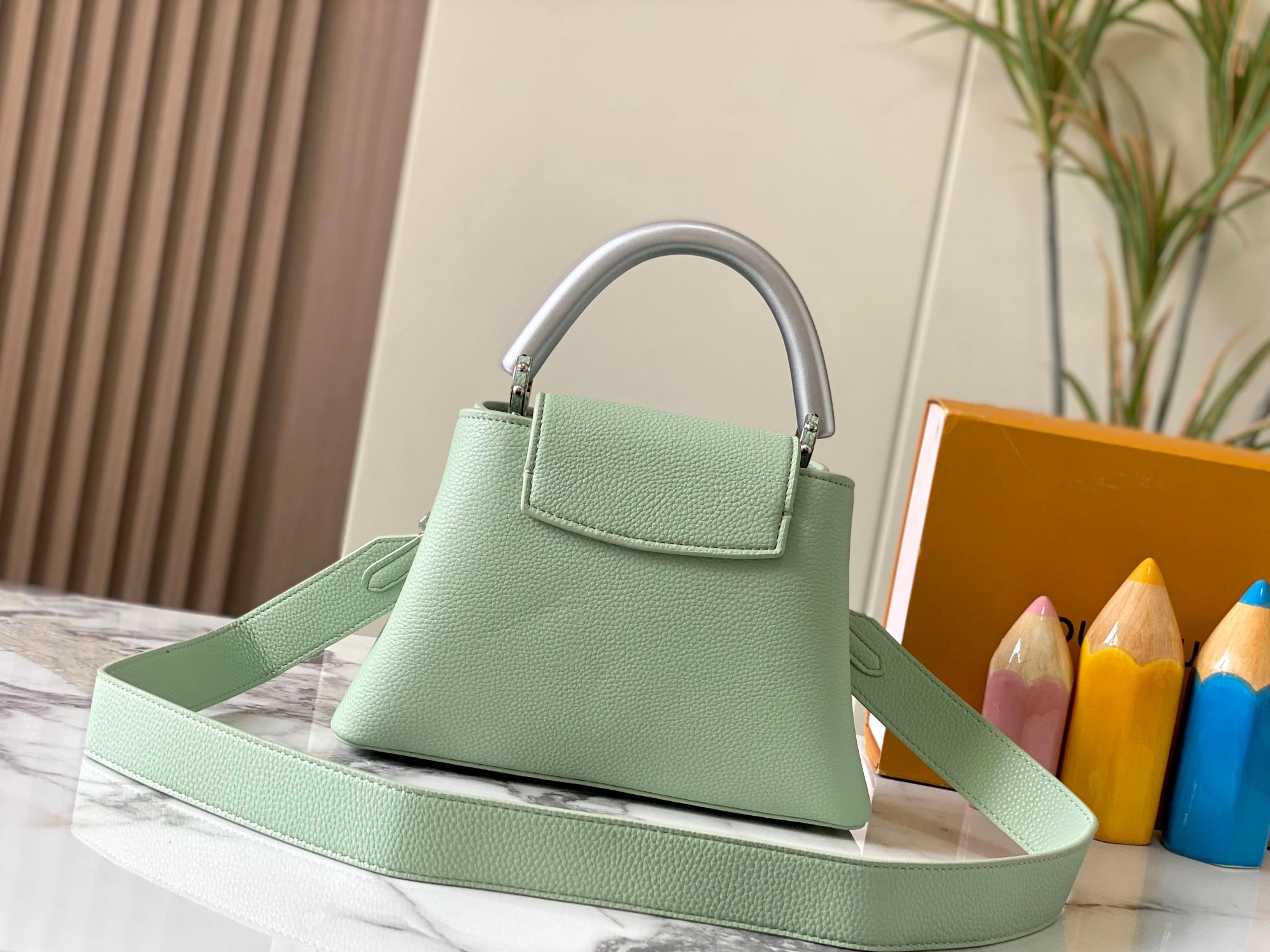 Louis Vuitton AAA Quality Messenger Bags For Women Reliable 7732