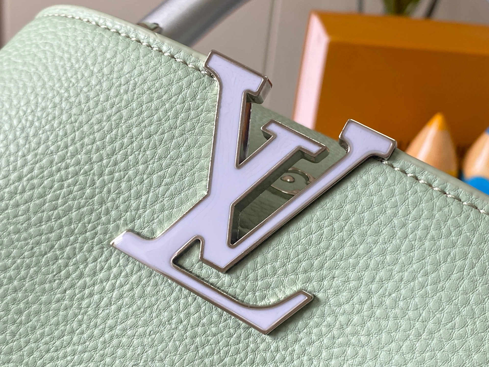 Louis Vuitton AAA Quality Messenger Bags For Women Reliable 7732