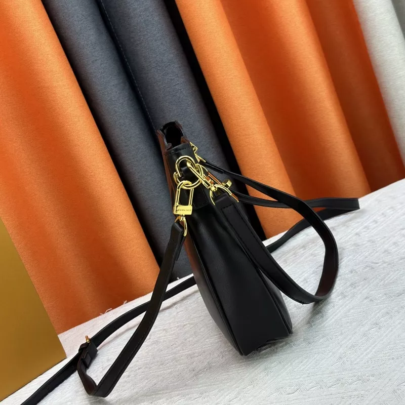 Louis Vuitton AAA Quality Messenger Bags For Women Resilient 9301