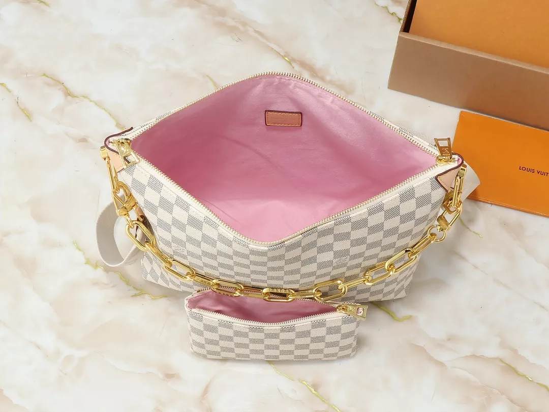 Louis Vuitton AAA Quality Messenger Bags For Women Sleek 5116