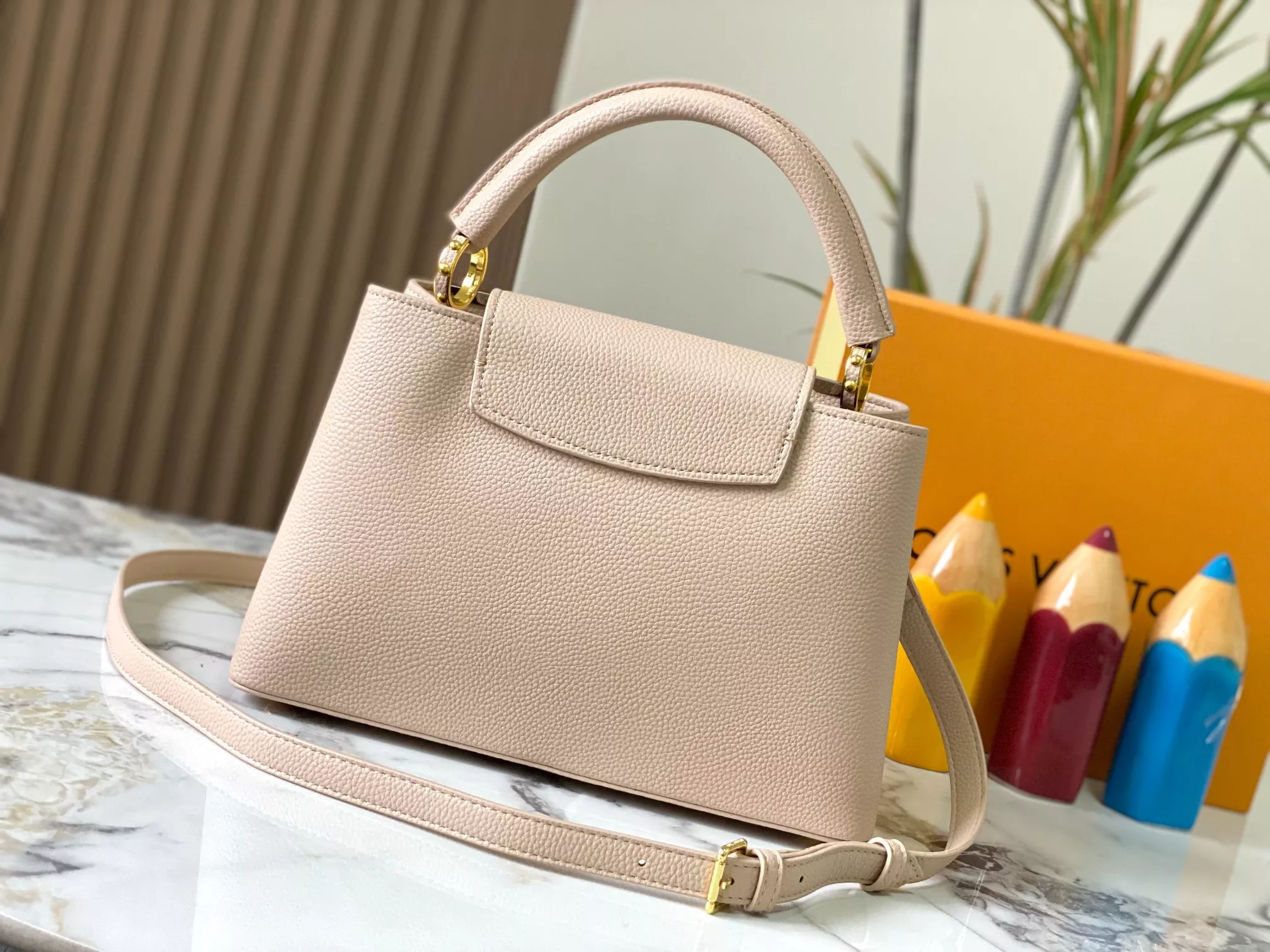 Louis Vuitton AAA Quality Messenger Bags For Women Soft 4081