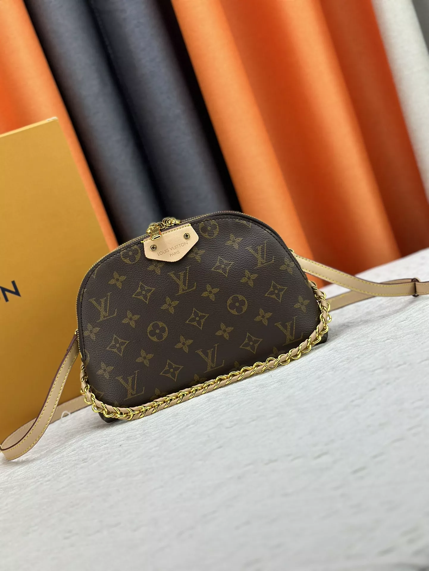 Louis Vuitton AAA Quality Messenger Bags For Women Soft 541