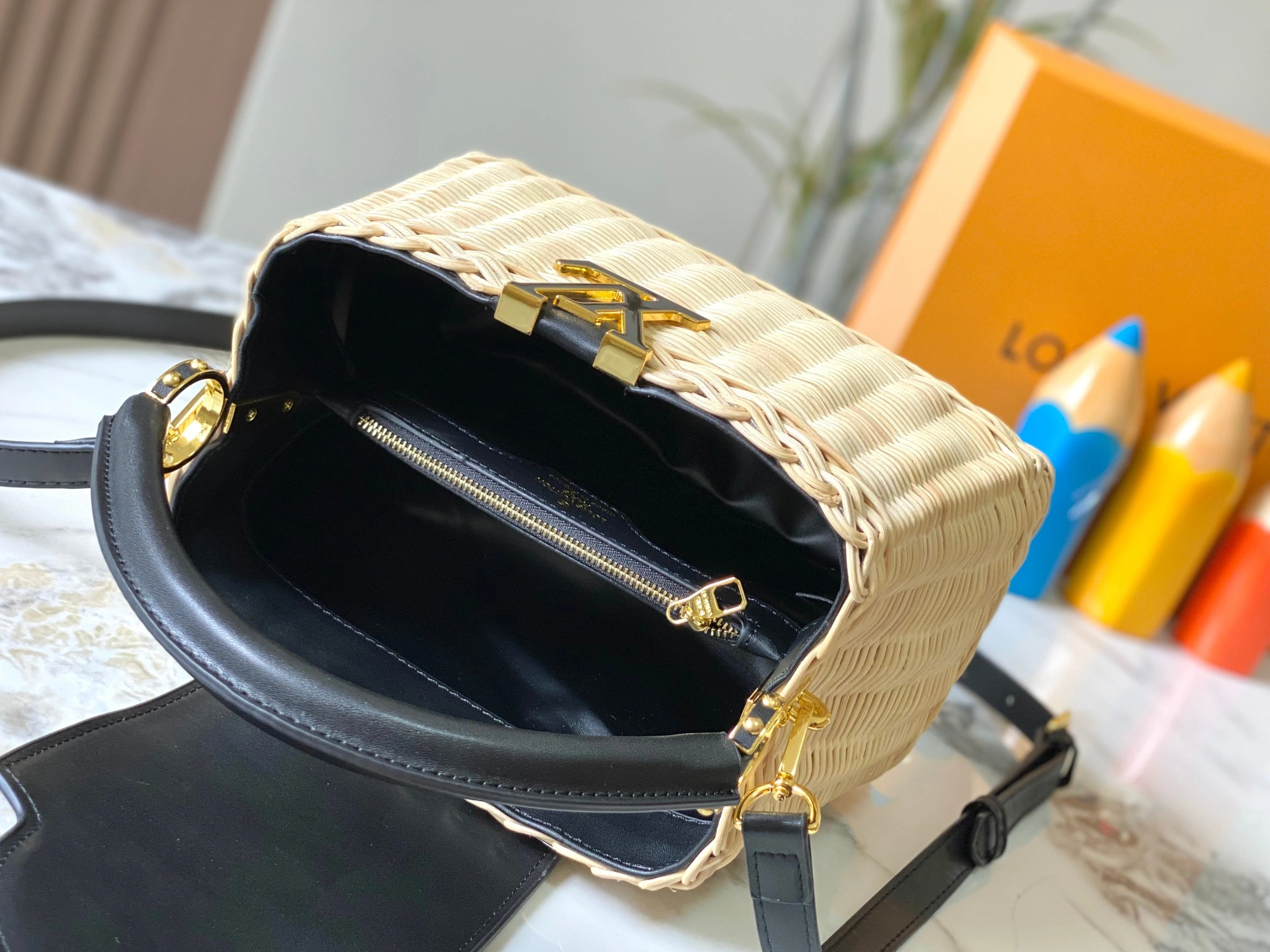 Louis Vuitton AAA Quality Messenger Bags For Women Sophisticated 2763