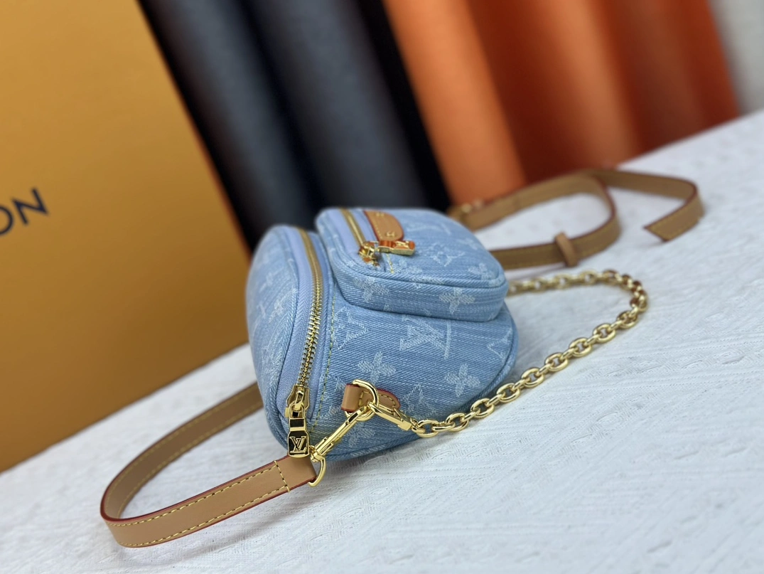 Louis Vuitton AAA Quality Messenger Bags For Women Sophisticated 3706