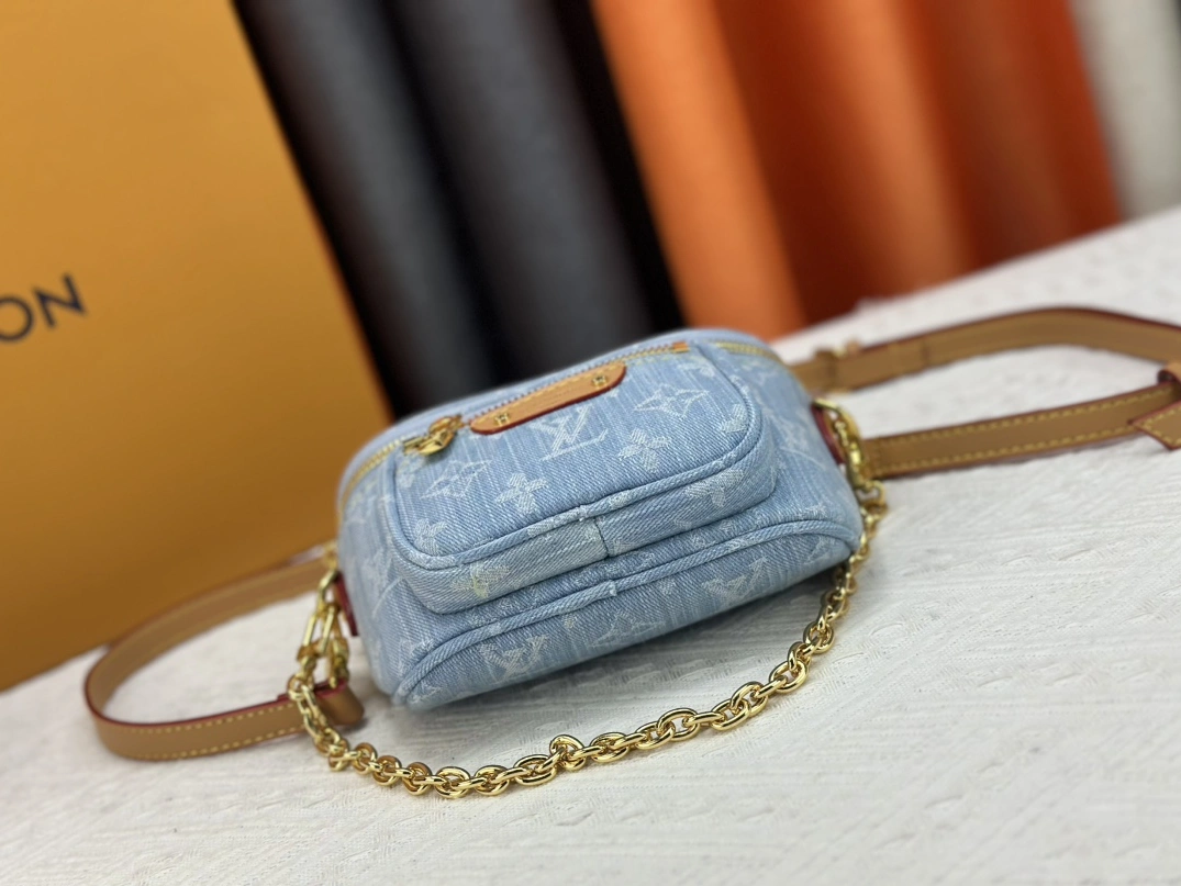 Louis Vuitton AAA Quality Messenger Bags For Women Sophisticated 3706