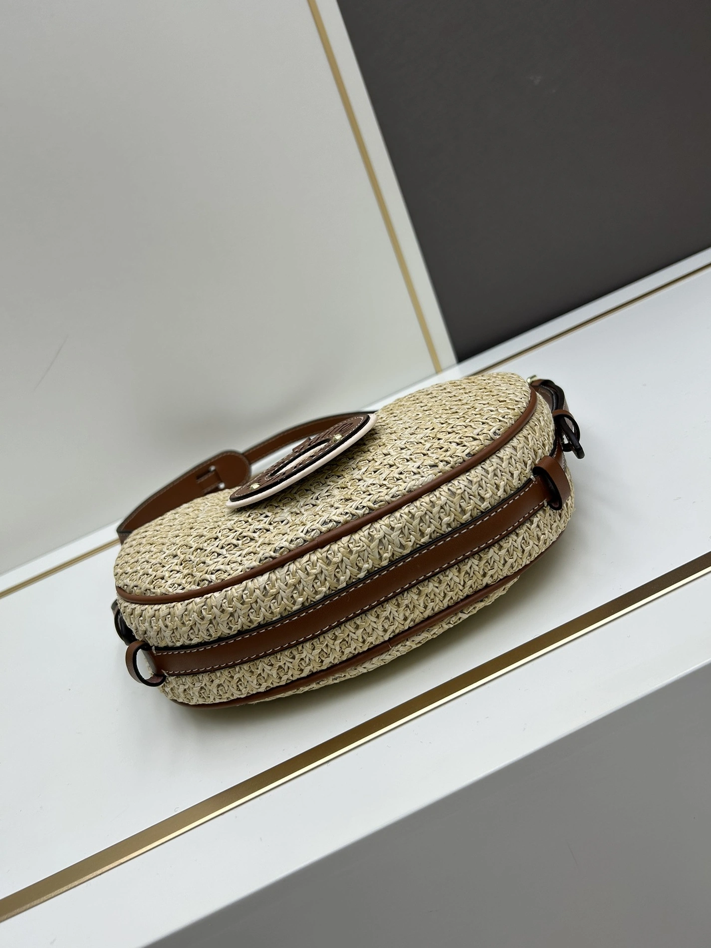 Louis Vuitton AAA Quality Messenger Bags For Women Sophisticated 603
