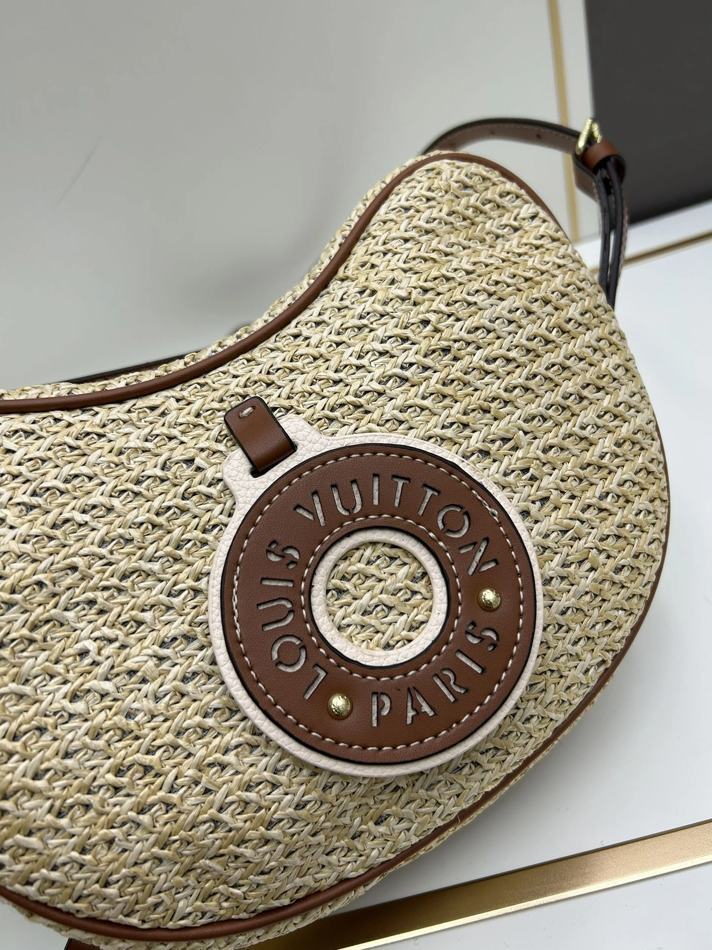 Louis Vuitton AAA Quality Messenger Bags For Women Sophisticated 603