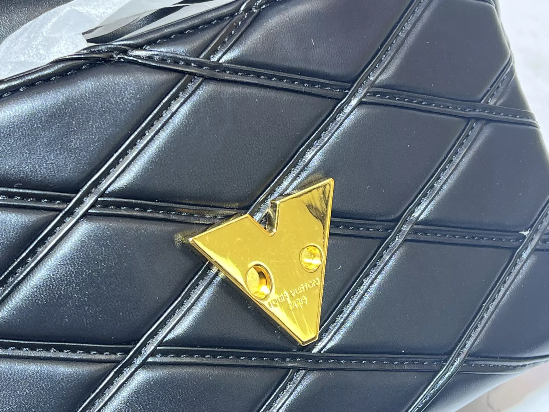 Louis Vuitton AAA Quality Messenger Bags For Women Sophisticated 7822