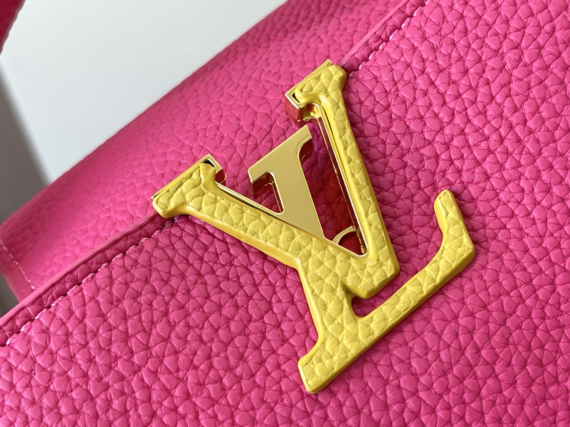 Louis Vuitton AAA Quality Messenger Bags For Women Sophisticated 9348