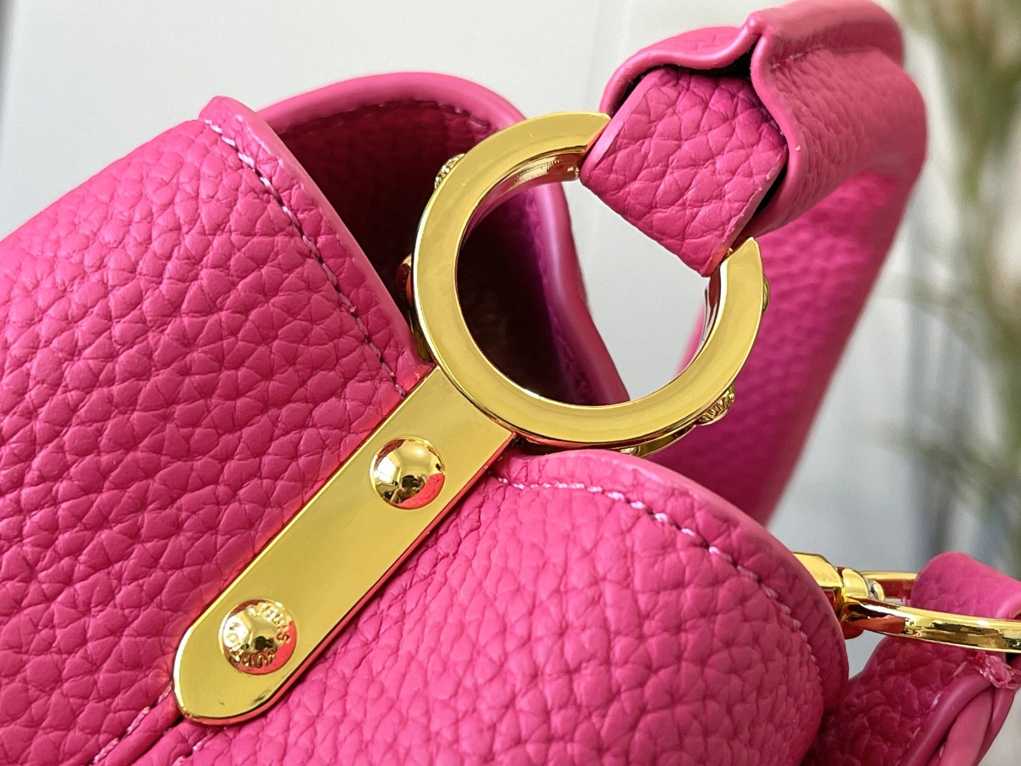Louis Vuitton AAA Quality Messenger Bags For Women Sophisticated 9348