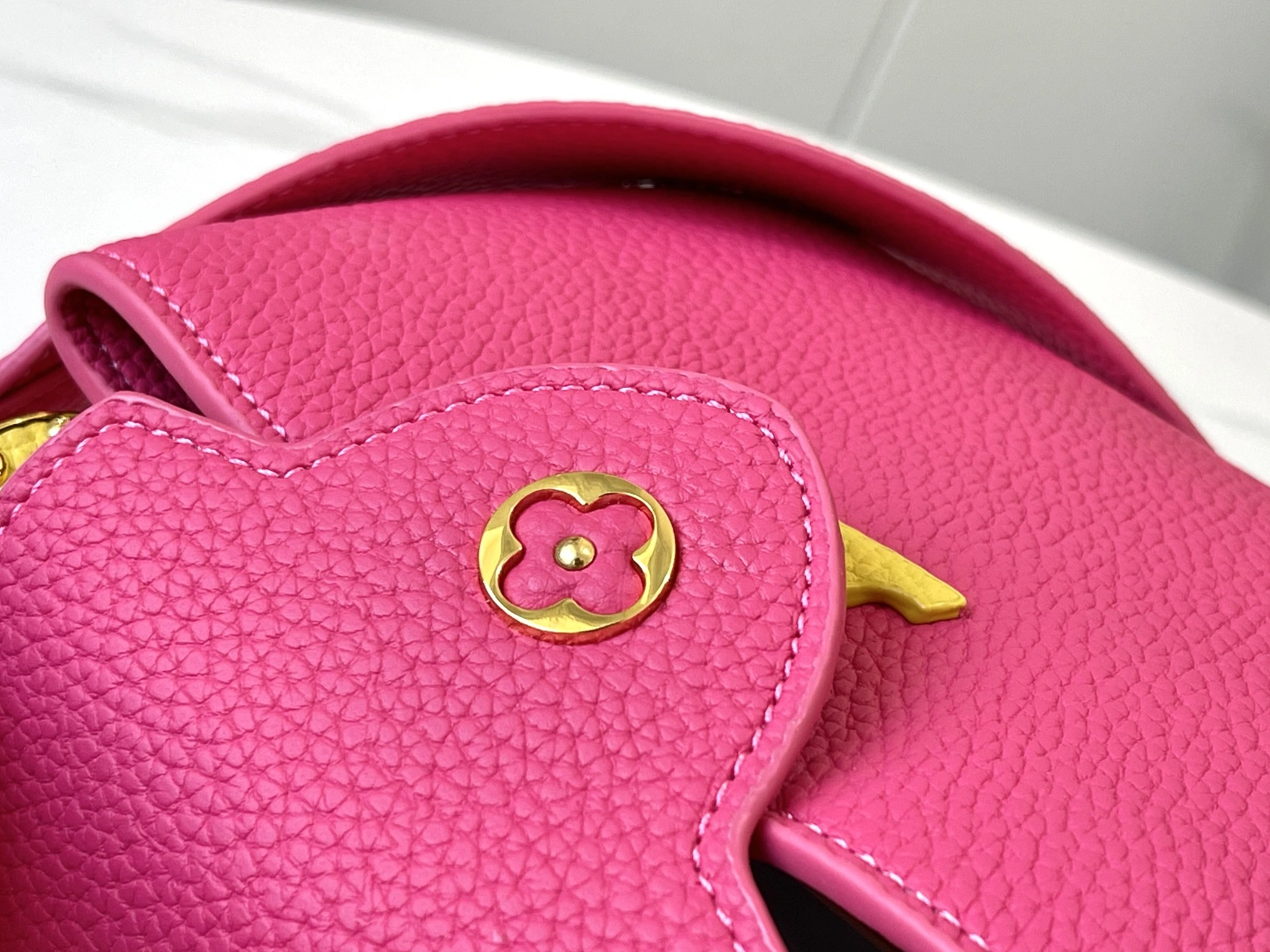 Louis Vuitton AAA Quality Messenger Bags For Women Sophisticated 9348