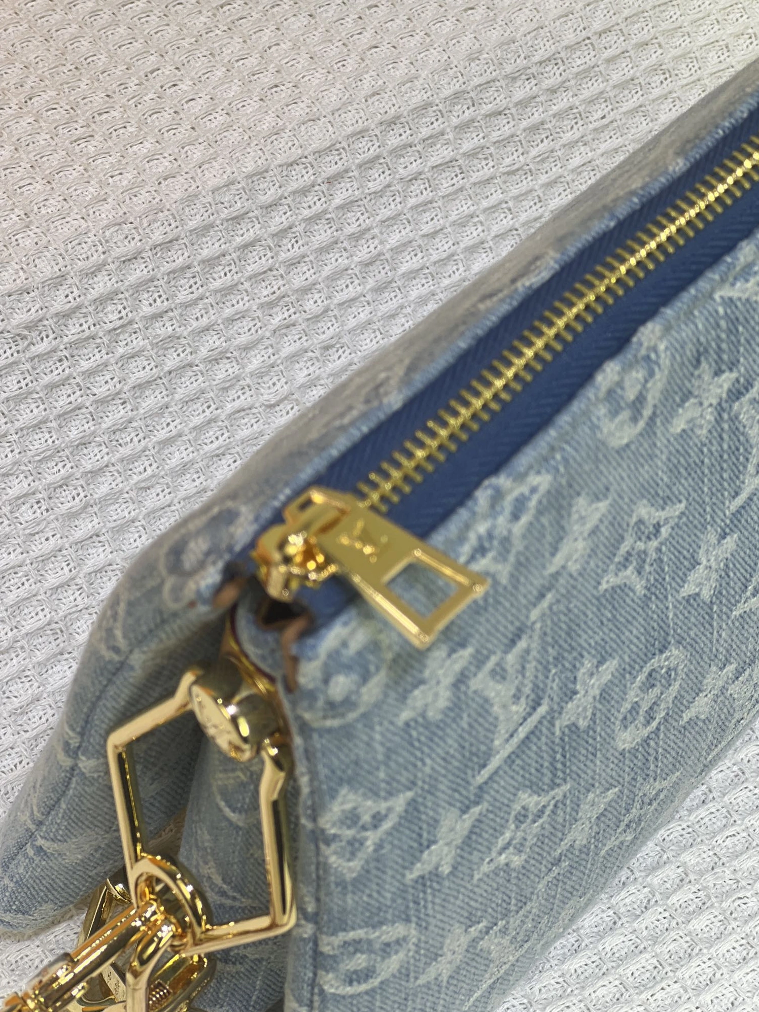 Louis Vuitton AAA Quality Messenger Bags For Women Sophisticated 9448
