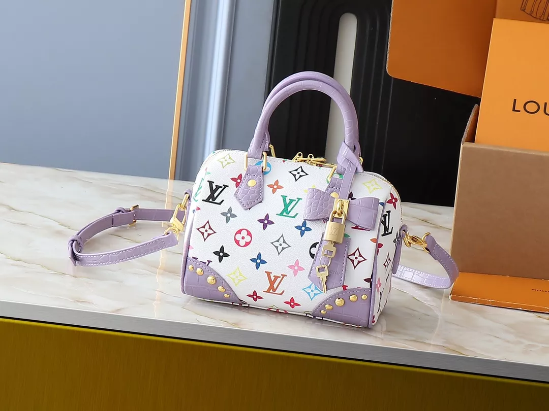 Louis Vuitton AAA Quality Messenger Bags For Women SportInspired 3471
