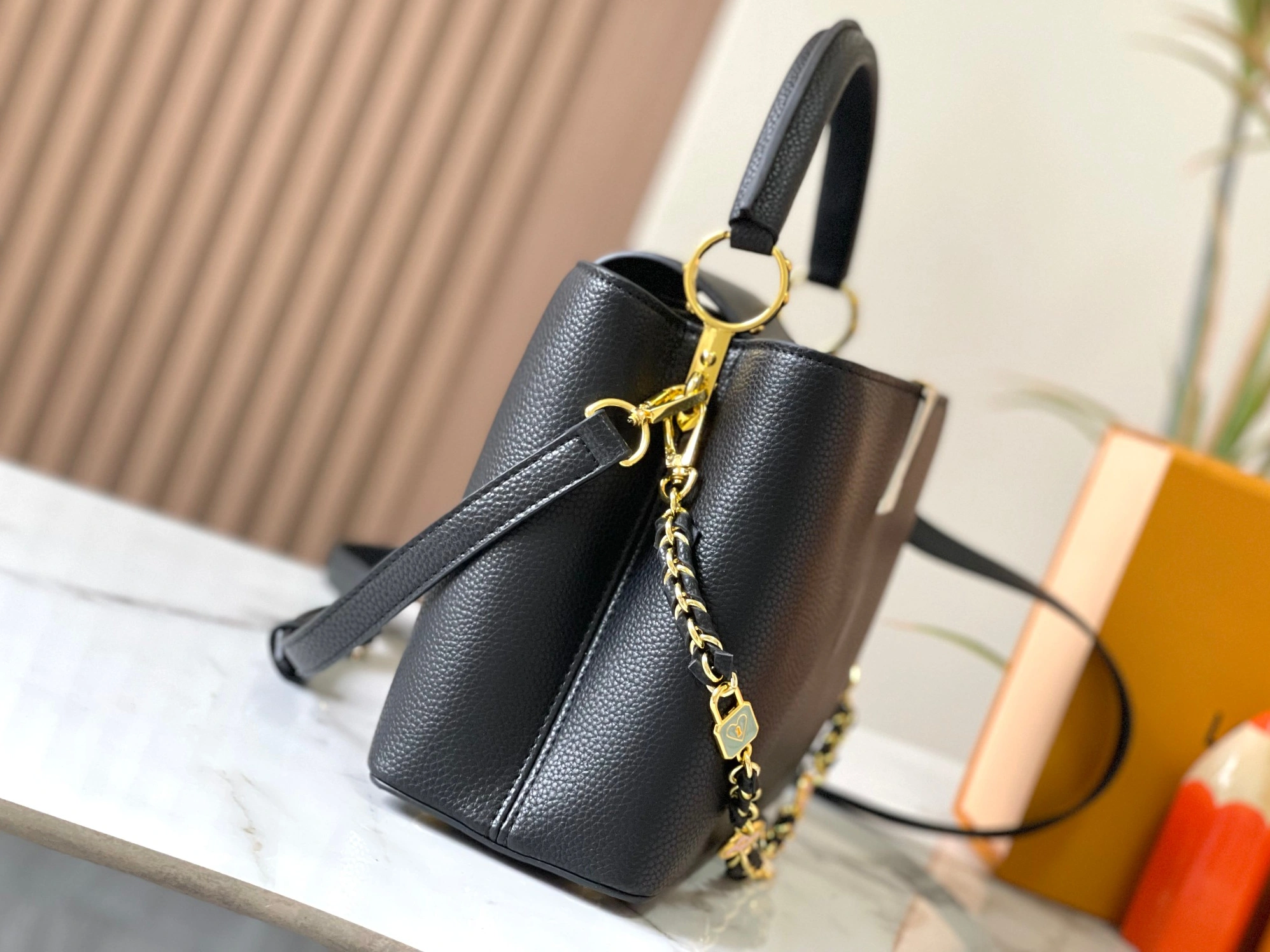 Louis Vuitton AAA Quality Messenger Bags For Women SportInspired 4665