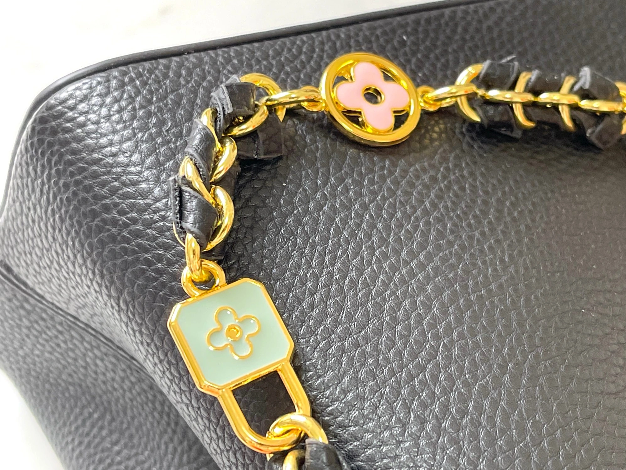 Louis Vuitton AAA Quality Messenger Bags For Women SportInspired 4665
