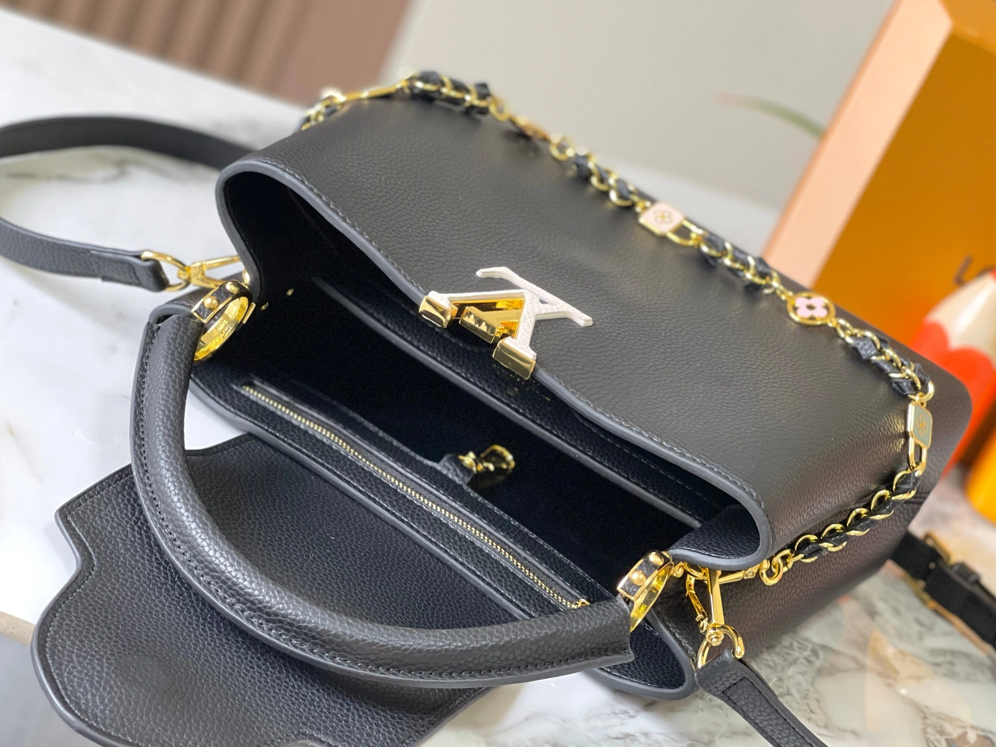 Louis Vuitton AAA Quality Messenger Bags For Women SportInspired 4665