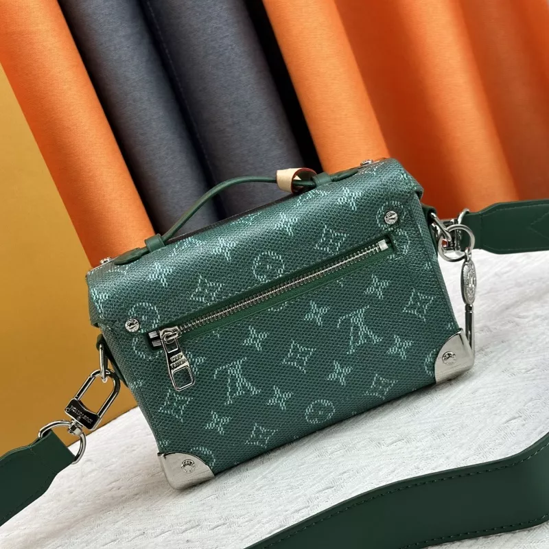 Louis Vuitton AAA Quality Messenger Bags For Women SportInspired 8138