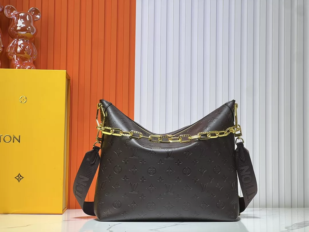 Louis Vuitton AAA Quality Messenger Bags For Women StreetReady 2763
