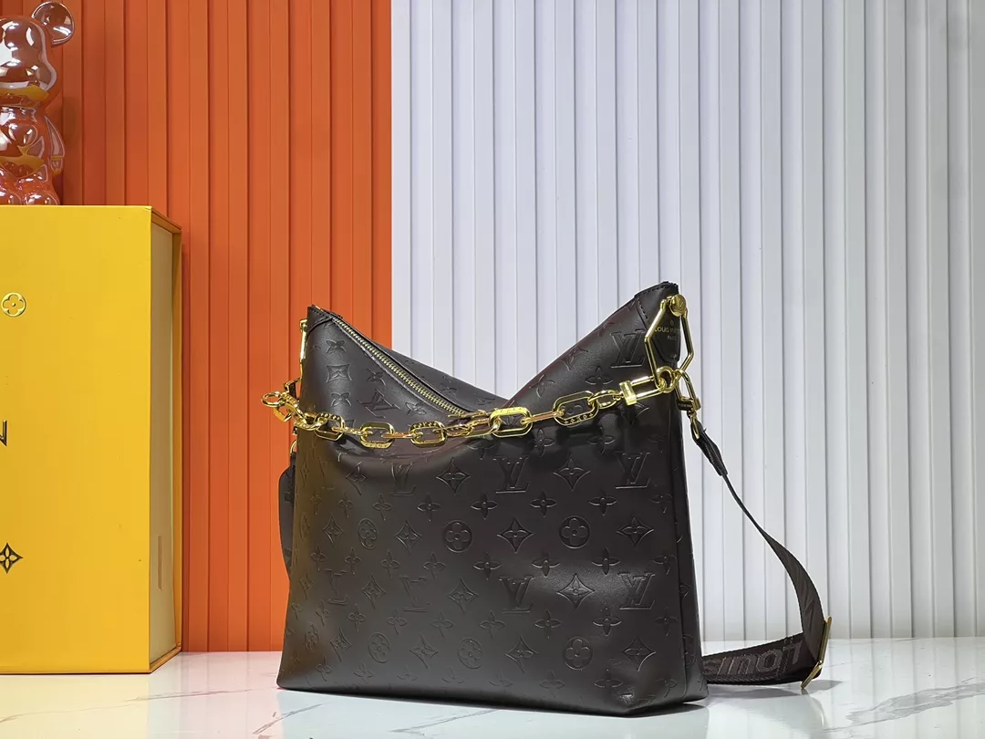 Louis Vuitton AAA Quality Messenger Bags For Women StreetReady 2763