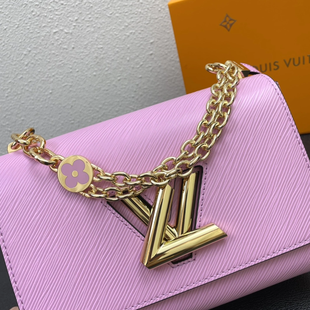 Louis Vuitton AAA Quality Messenger Bags For Women StreetReady 5273