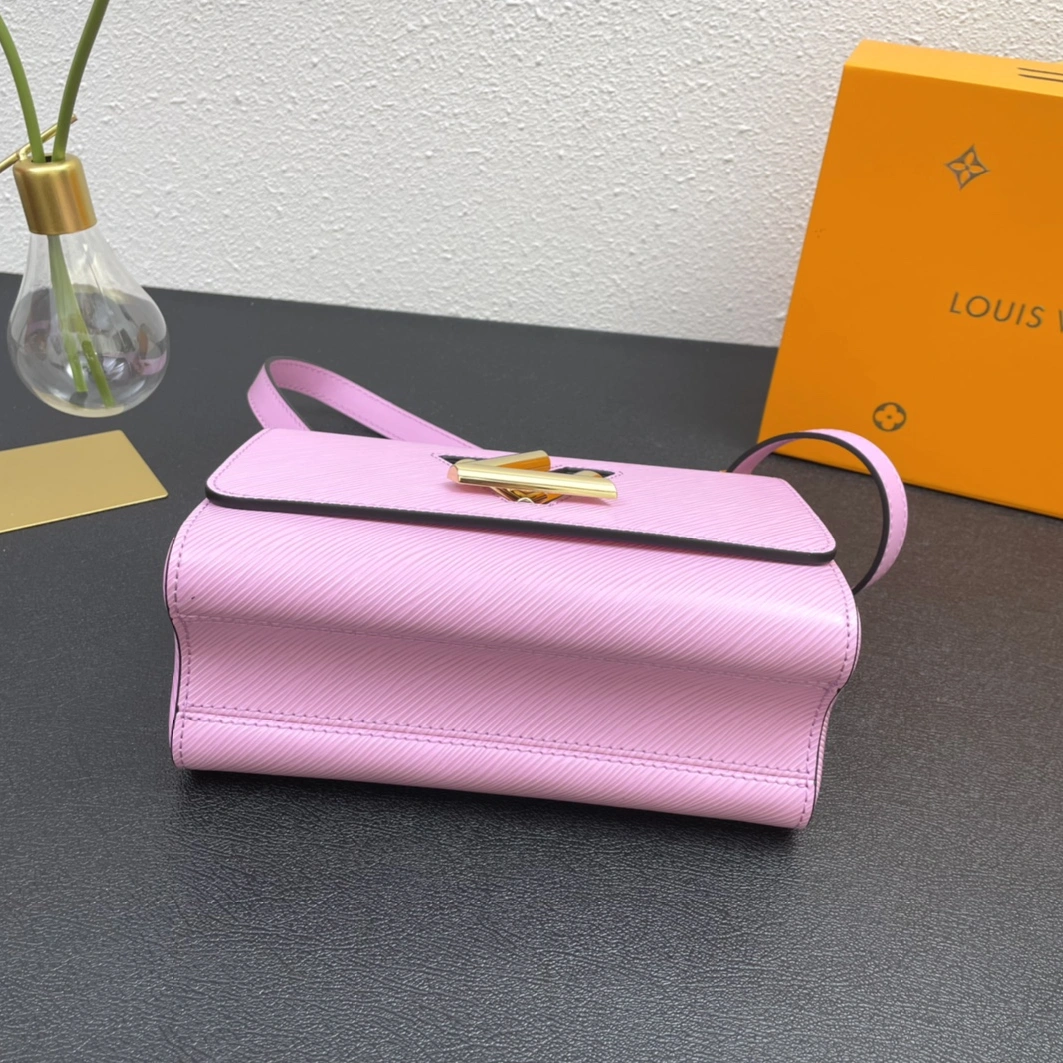 Louis Vuitton AAA Quality Messenger Bags For Women StreetReady 5273