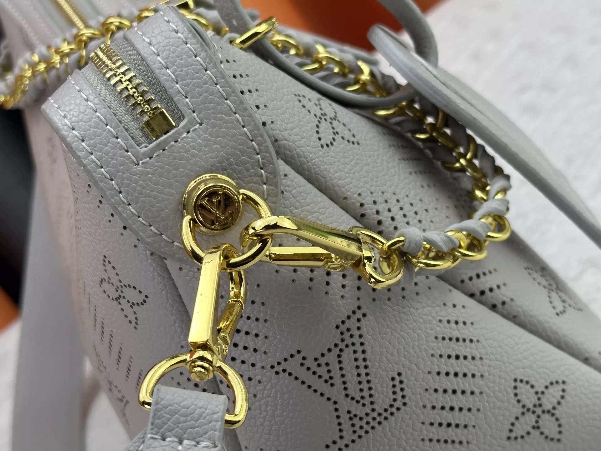 Louis Vuitton AAA Quality Messenger Bags For Women Stylish 9694