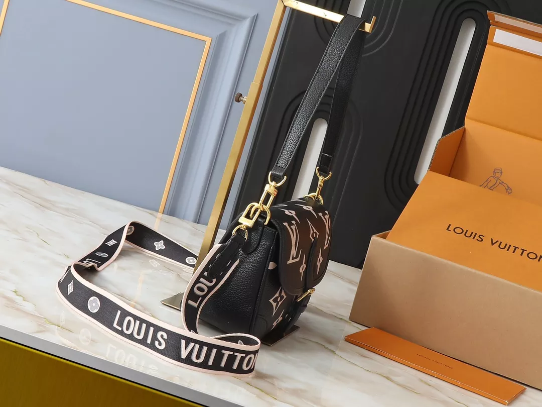 Louis Vuitton AAA Quality Messenger Bags For Women Timeless 7487