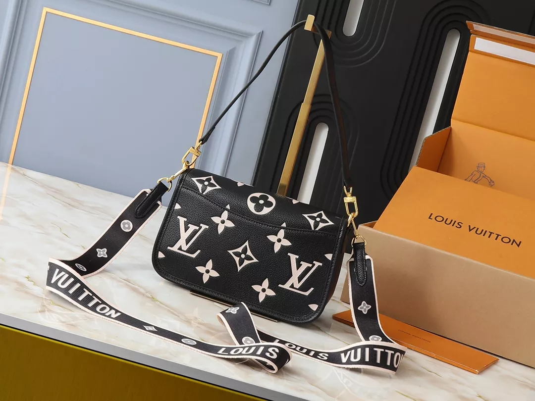 Louis Vuitton AAA Quality Messenger Bags For Women Timeless 7487