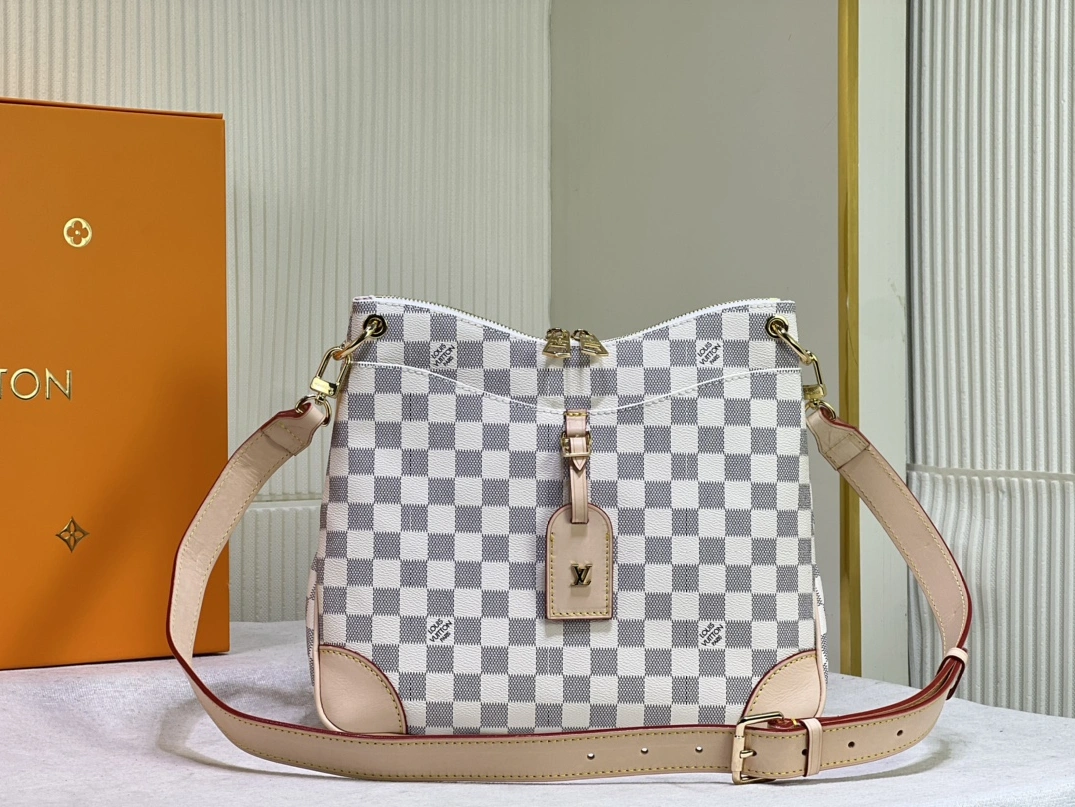 Louis Vuitton AAA Quality Messenger Bags For Women TopPick 959