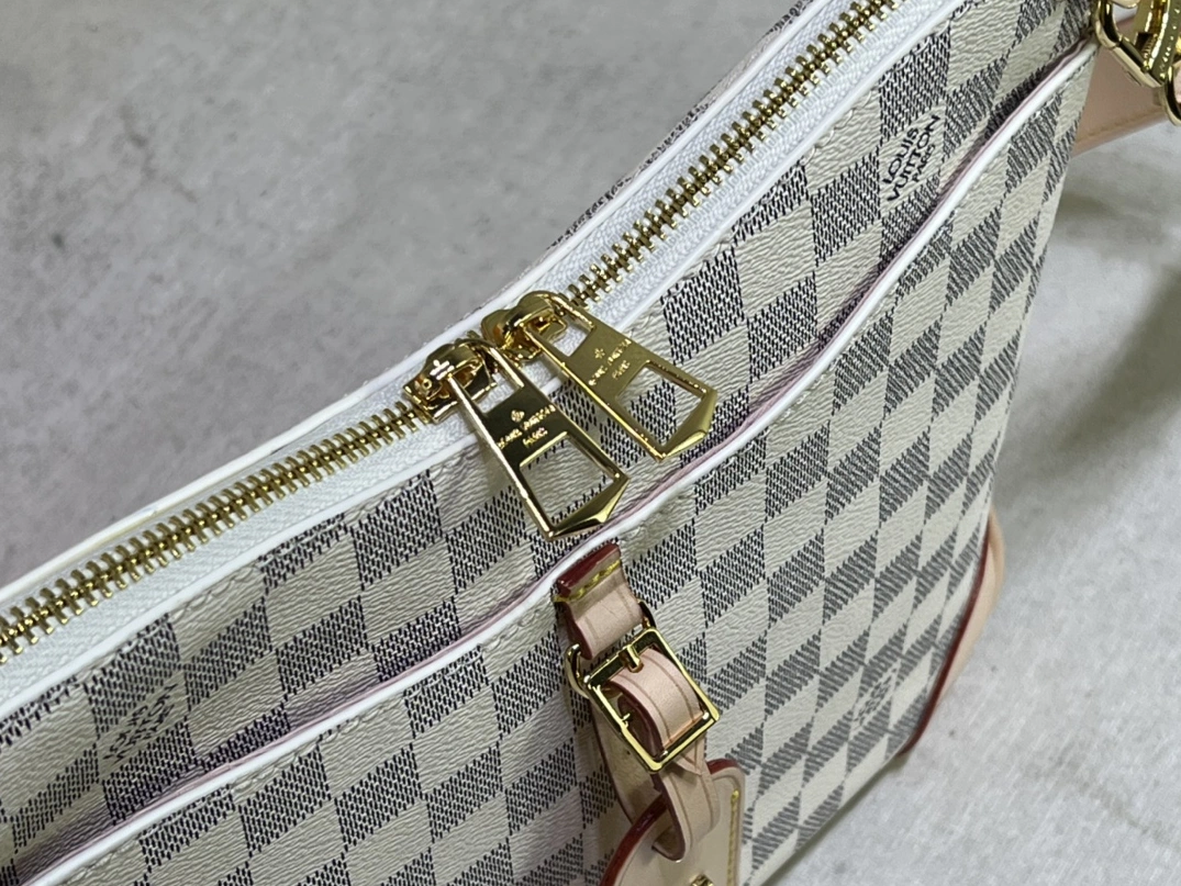Louis Vuitton AAA Quality Messenger Bags For Women TopPick 959