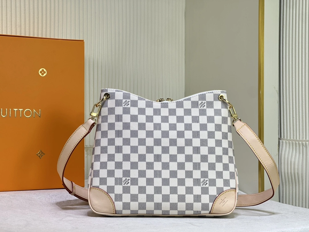 Louis Vuitton AAA Quality Messenger Bags For Women TopPick 959
