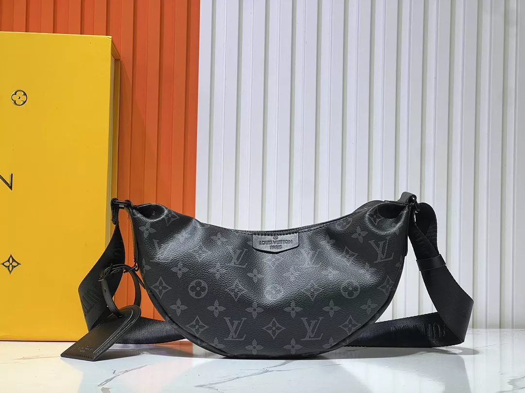 Louis Vuitton AAA Quality Messenger Bags For Women Trendsetting 2712