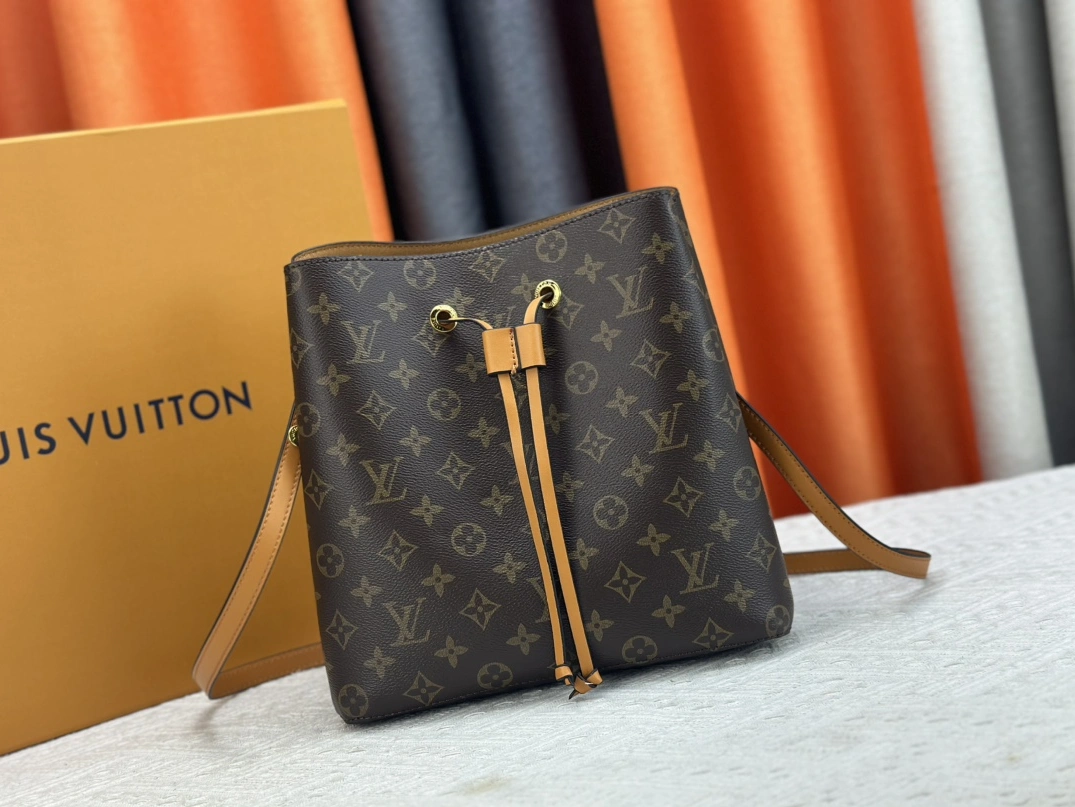 Louis Vuitton AAA Quality Messenger Bags For Women Trendsetting 3634